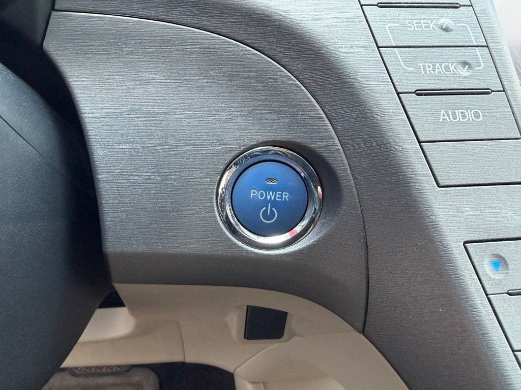 Used 2014 Toyota Prius Four FWD image 18
