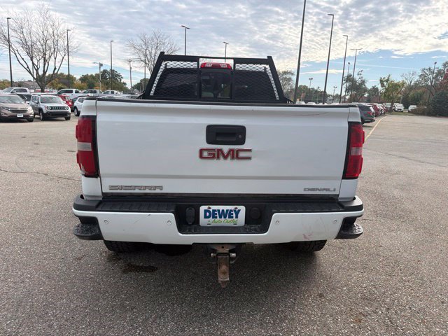 Used 2016 GMC Sierra 2500 Denali w/ Duramax Plus Package AWD/4WD image 4