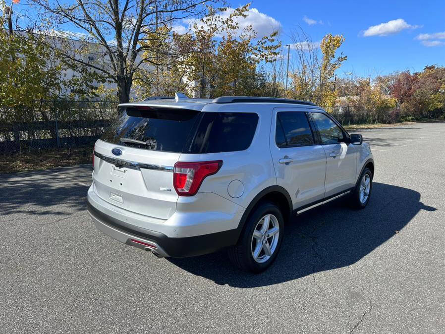 Used 2016 Ford Explorer XLT w/ Equipment Group 202A image 8