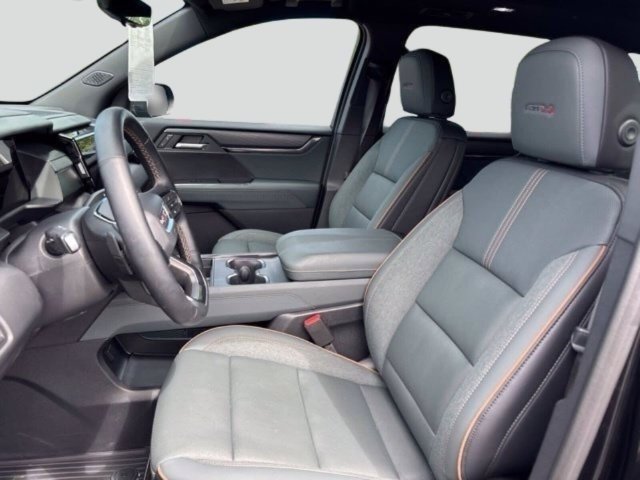 Used 2026 GMC Acadia AT4 w/ Luxury Package AWD/4WD image 9