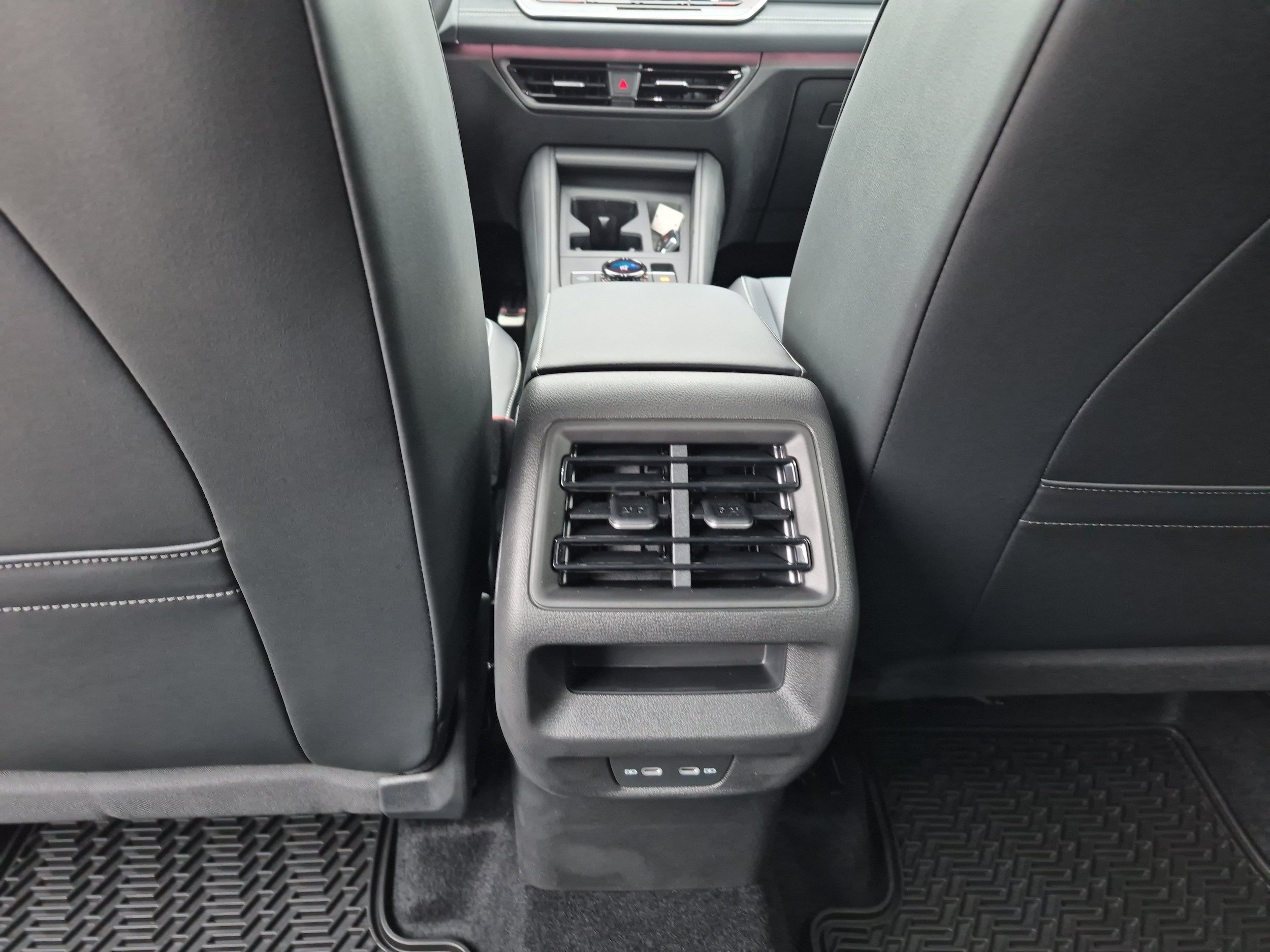 New 2026 Volkswagen Tiguan SE R-Line AWD/4WD image 10