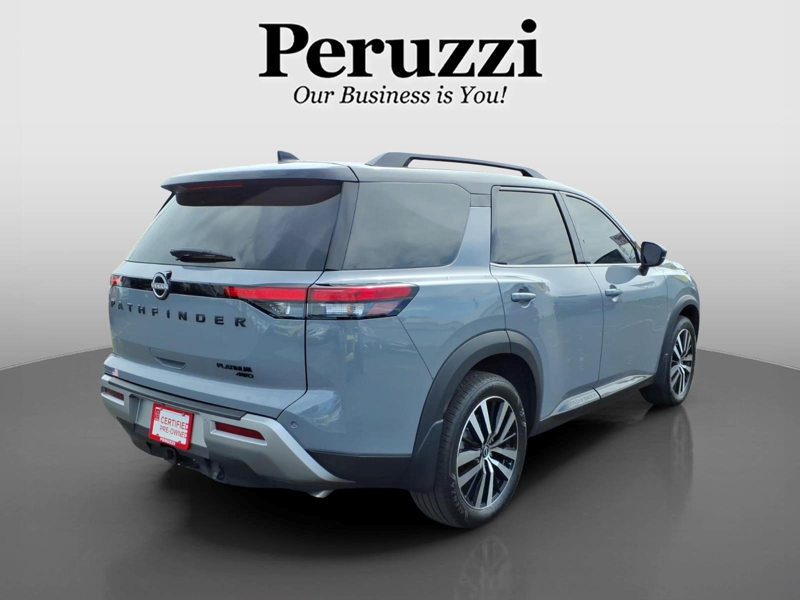 Certified 2025 Nissan Pathfinder Platinum w/ Black Appearance Package AWD/4WD image 3