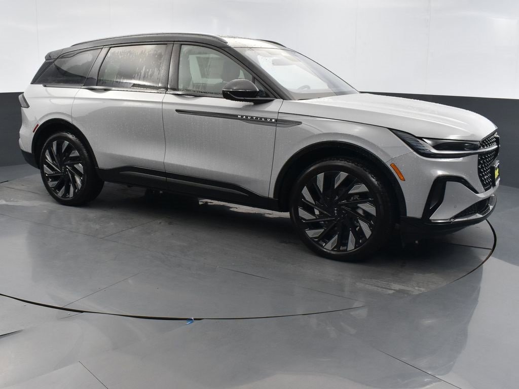 New 2026 Lincoln Nautilus Reserve w/ Jet Appearance Package image 3