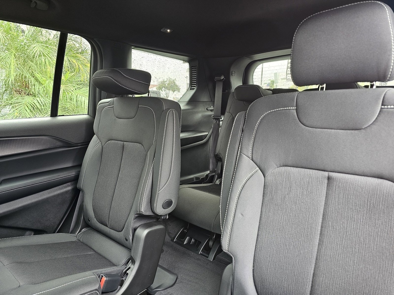 New 2025 Jeep Grand Cherokee L Laredo image 25