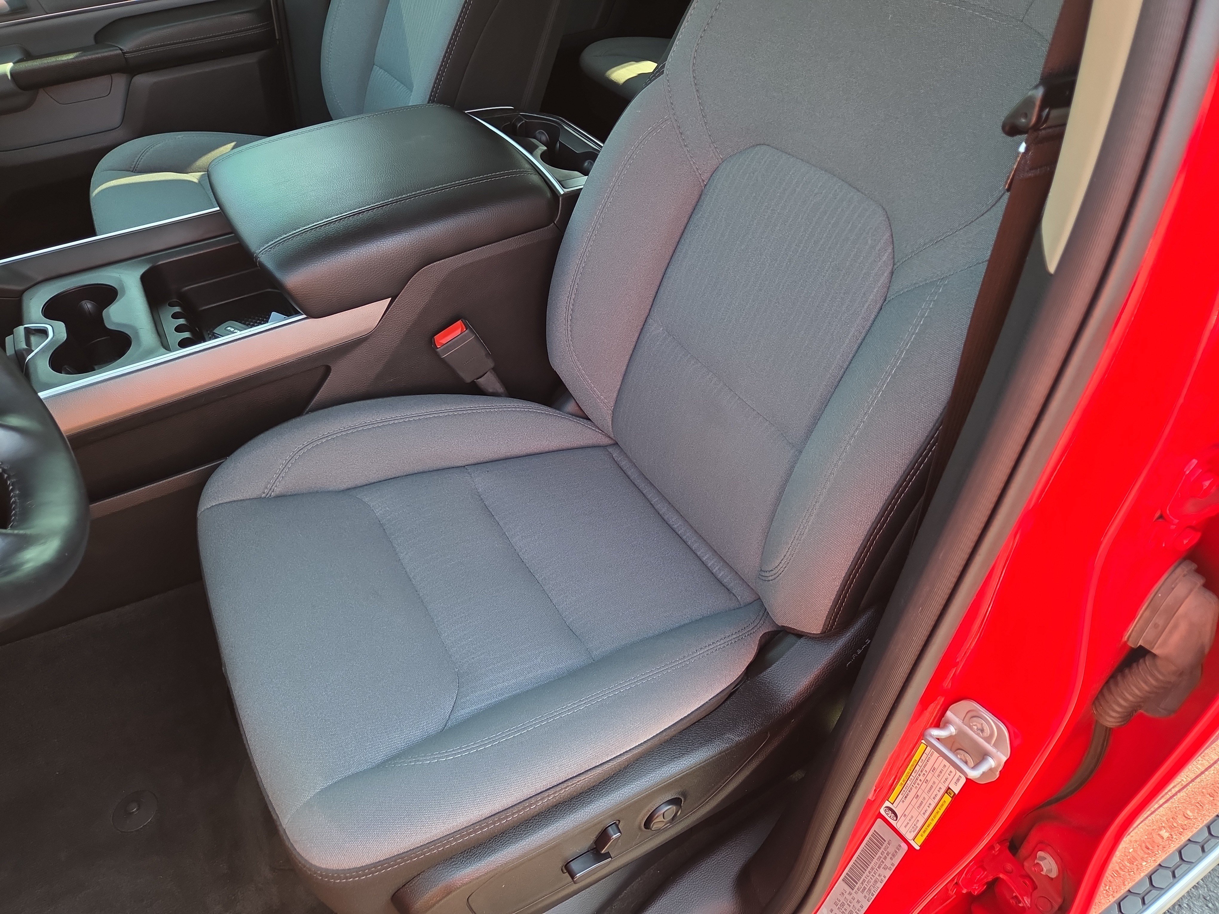Certified 2020 RAM 1500 Big Horn AWD/4WD image 14