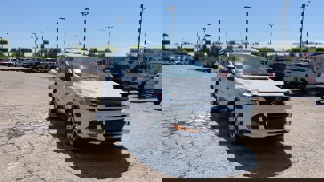 Used 2016 Ford Escape S image 2