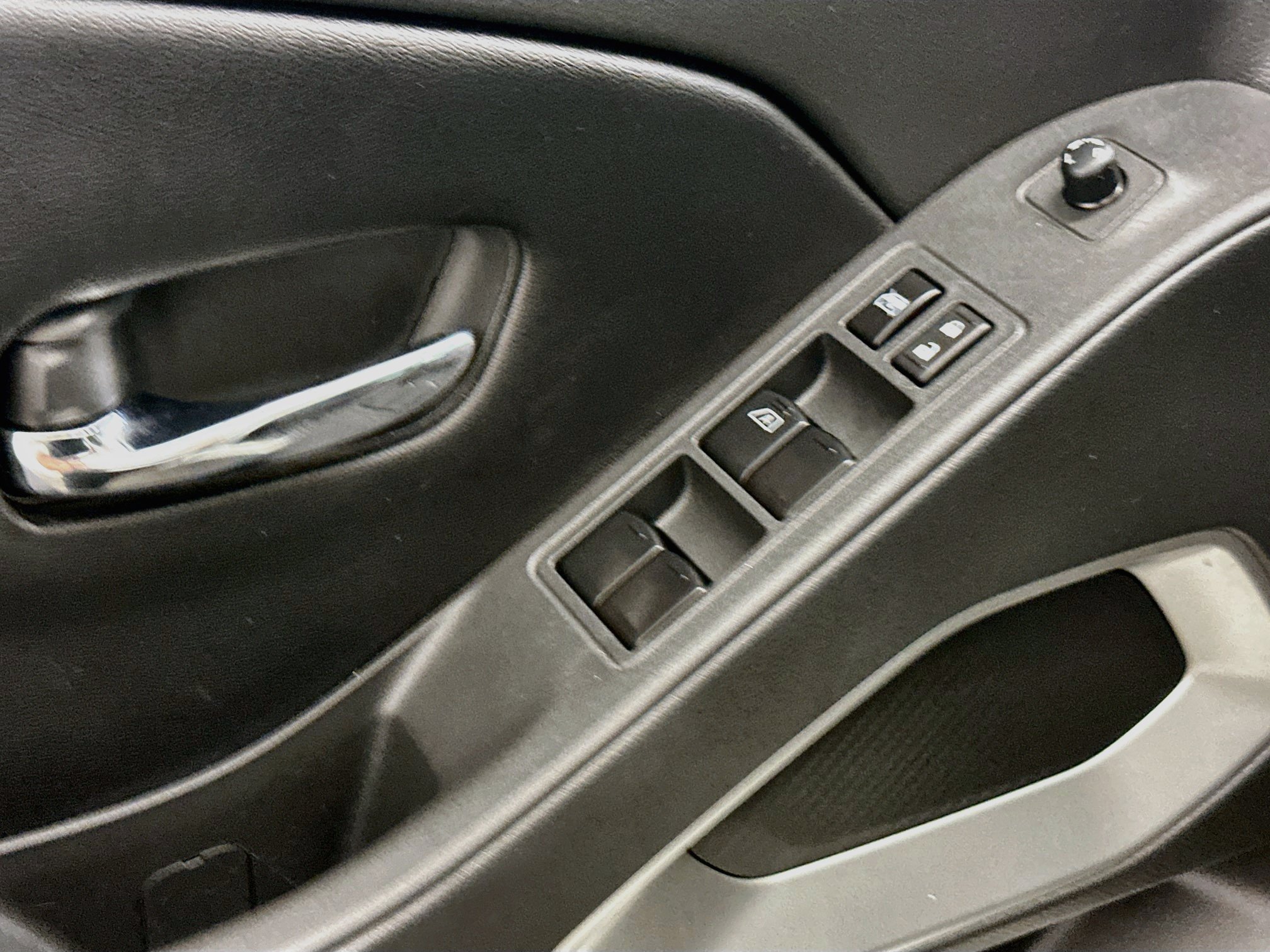 Used 2025 Nissan Frontier SV AWD/4WD image 15