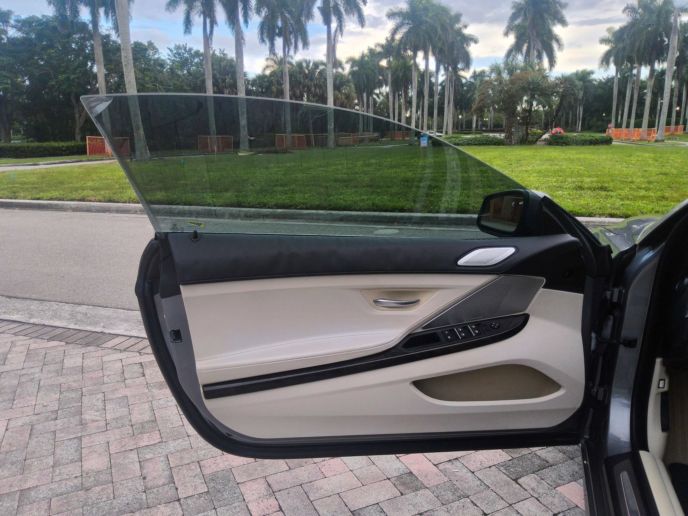Used 2012 BMW 650i Convertible RWD image 43