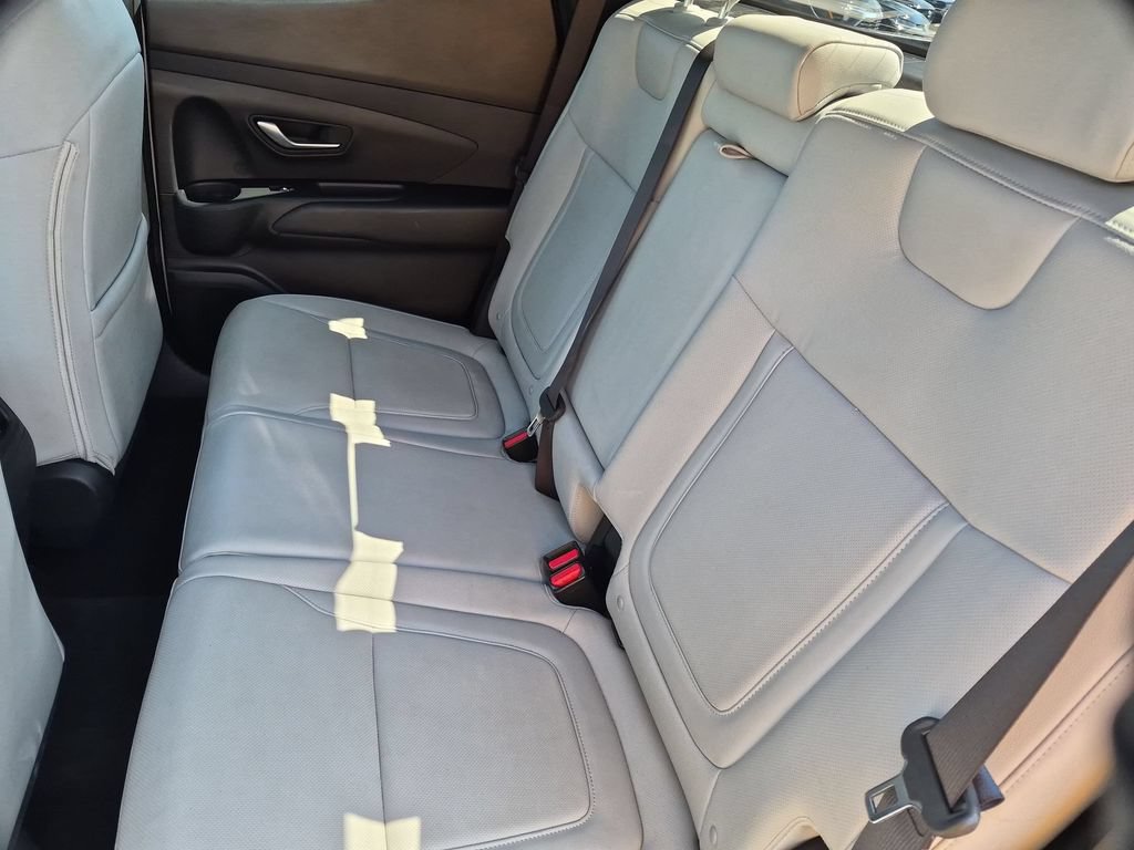 Used 2025 Hyundai Santa Cruz SEL FWD image 26