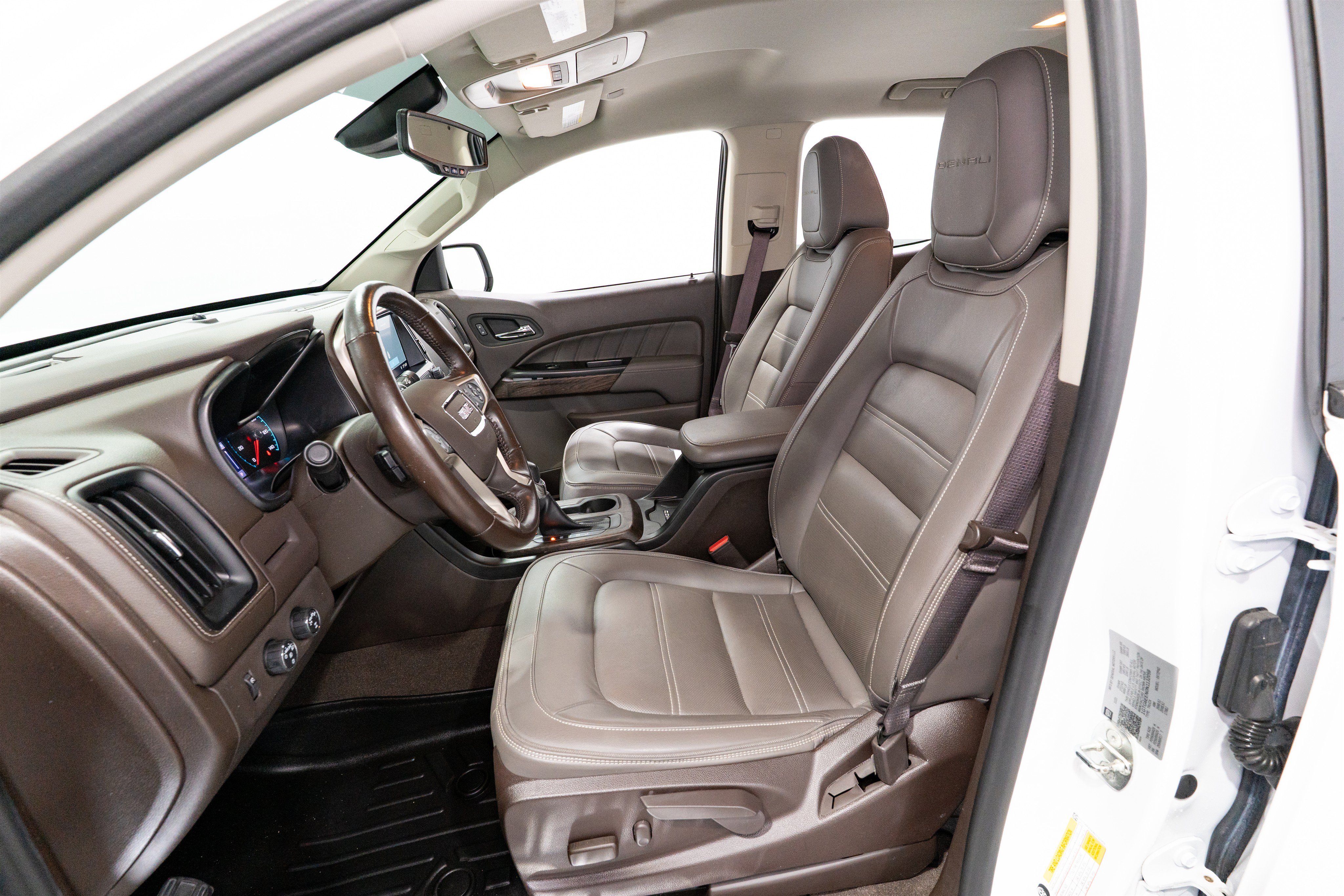 Used 2022 GMC Canyon Denali AWD/4WD image 16