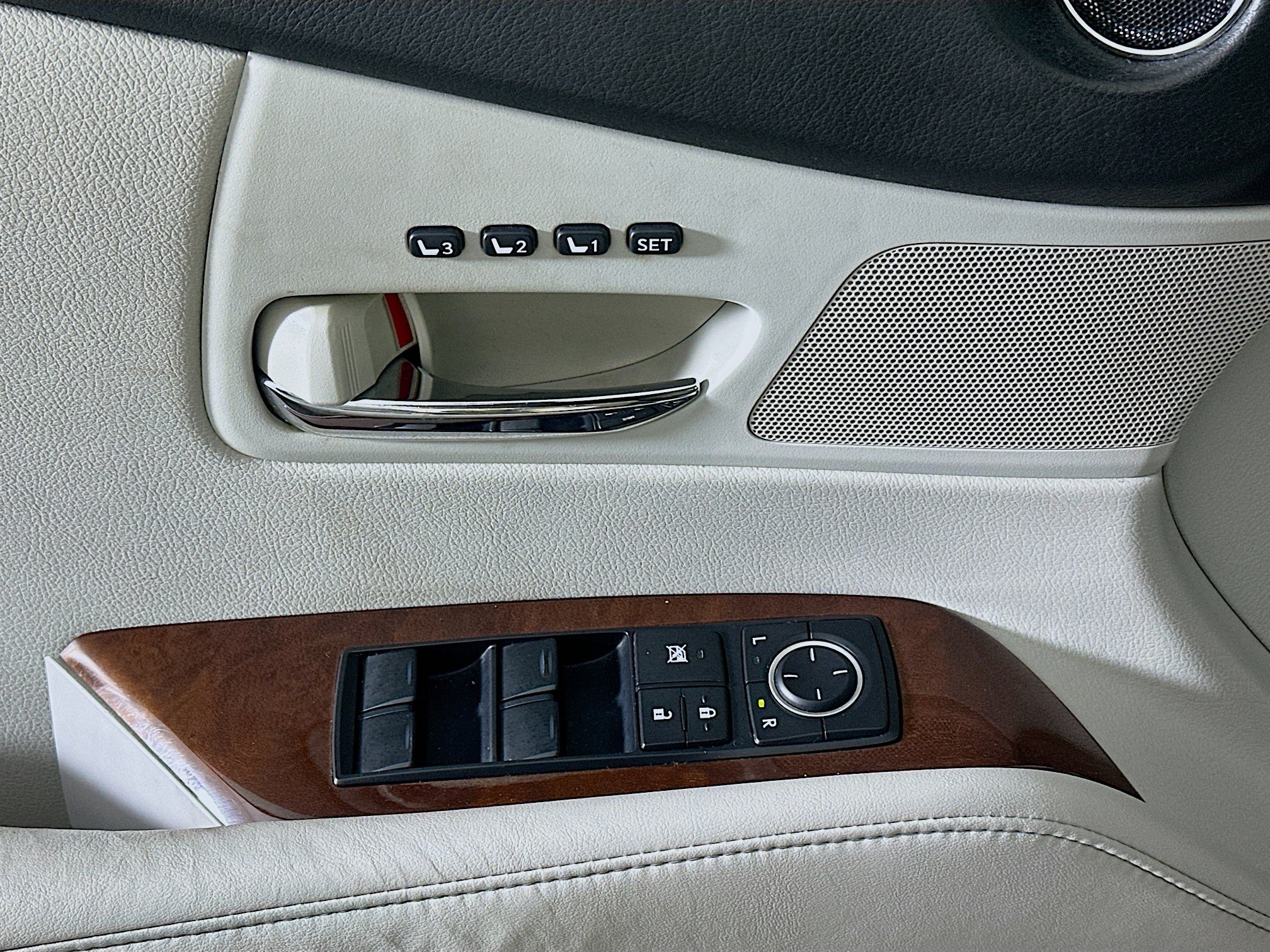 Used 2011 Lexus RX 350 2WD w/ Premium Pkg image 15