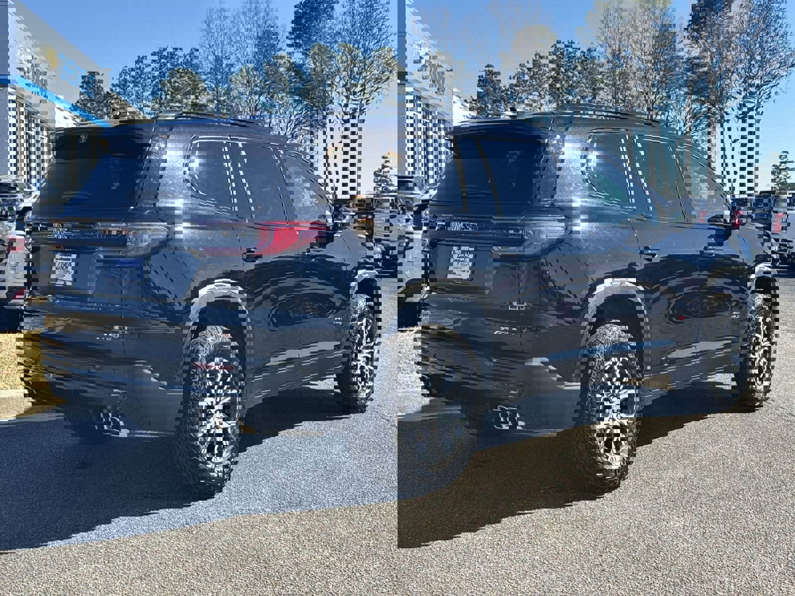 Used 2026 GMC Acadia AT4 w/ Super Cruise Package image 10