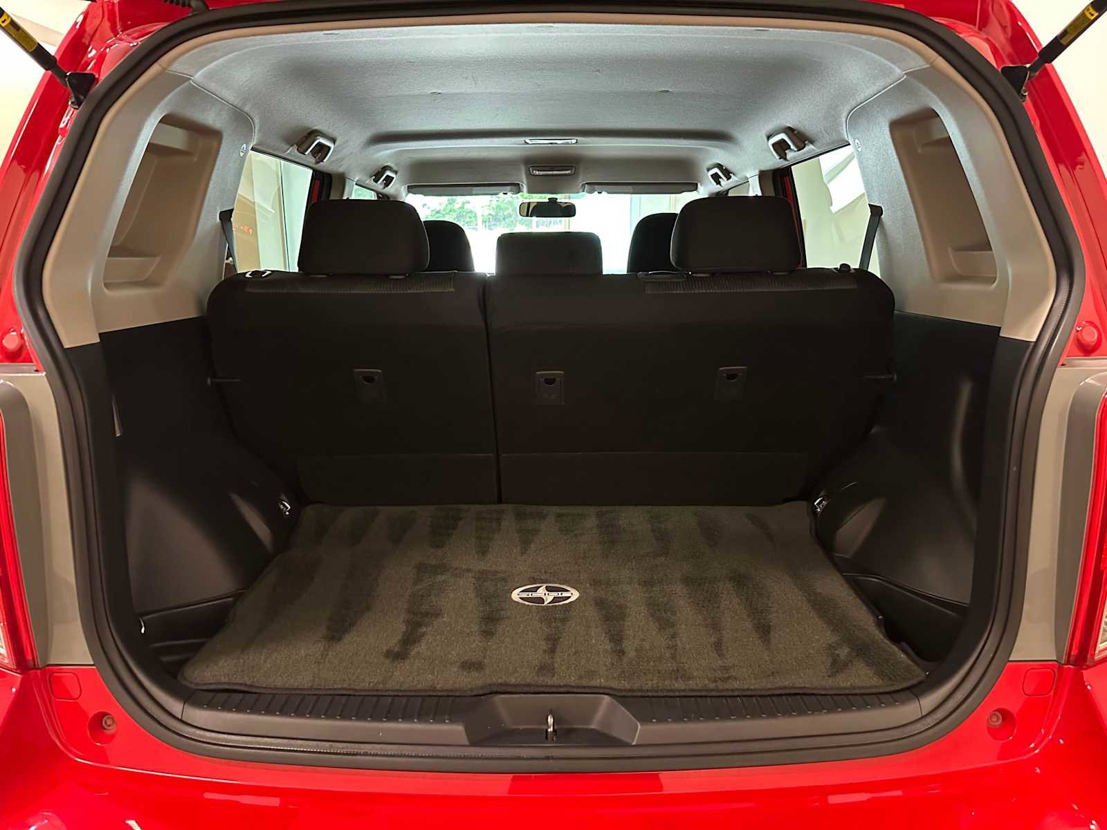 Used 2013 Scion xB FWD image 28