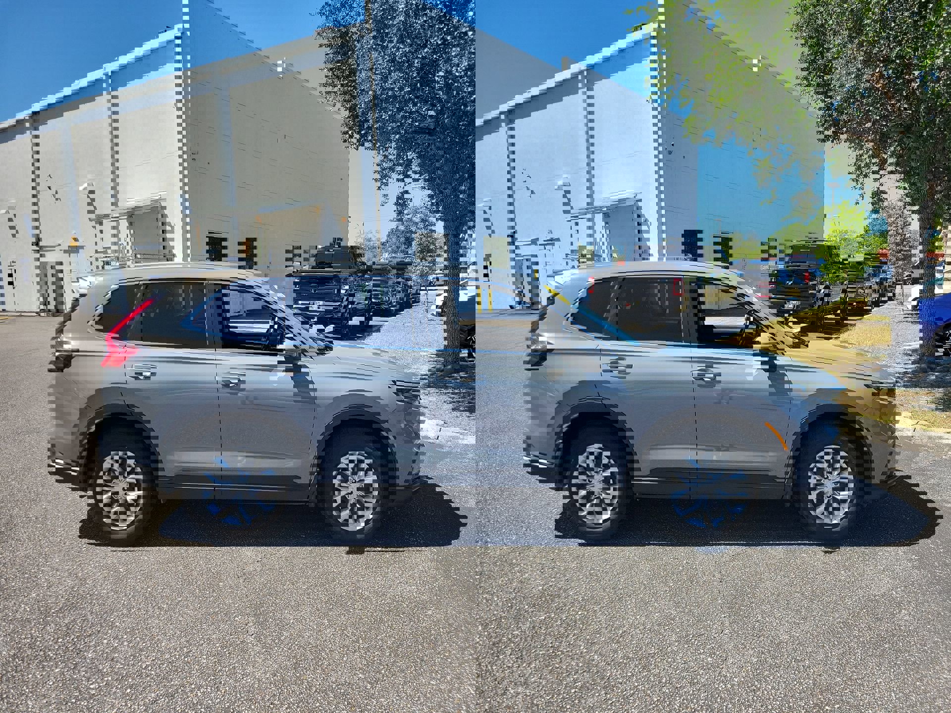 Used 2025 Honda CR-V LX image 5