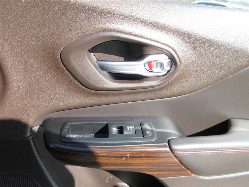 Used 2014 Jeep Cherokee Trailhawk w/ Leather Interior Group image 25