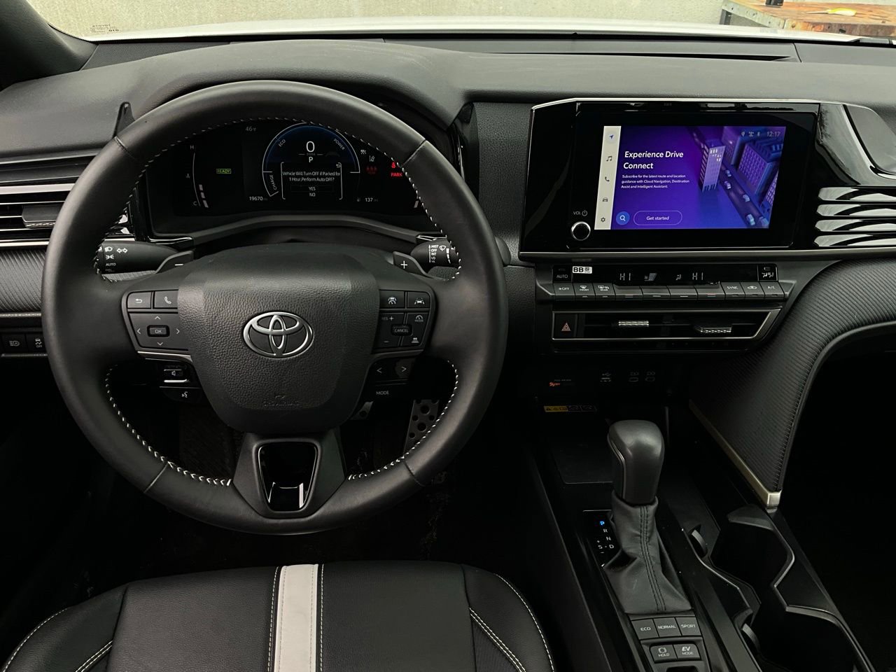 Used 2025 Toyota Camry SE image 14