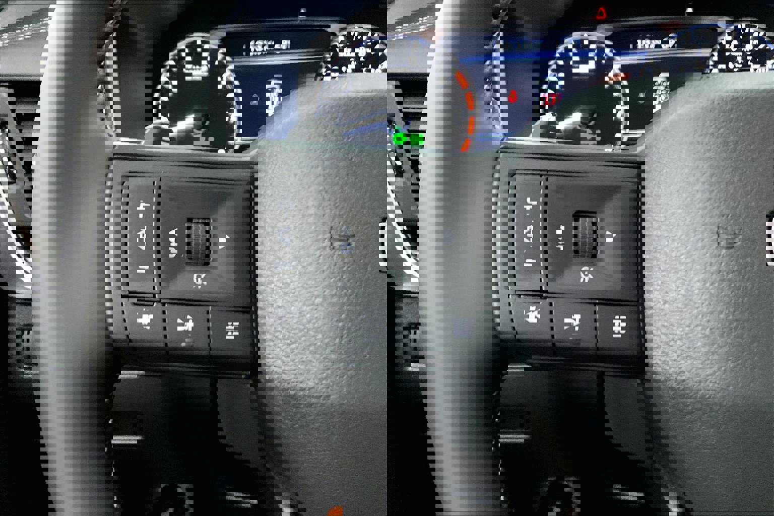 New 2025 Nissan Rogue SV image 41