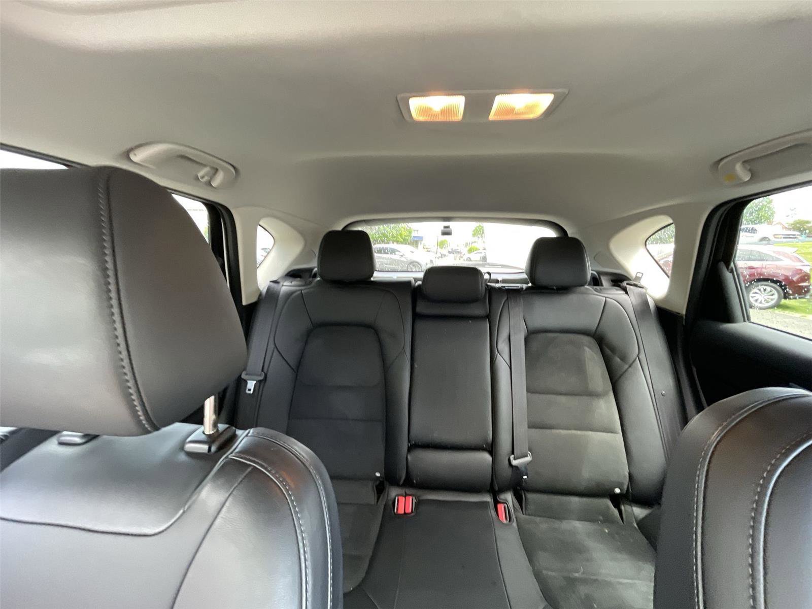 Used 2018 MAZDA CX-5 Touring w/ Preferred Equipment Package AWD/4WD image 29