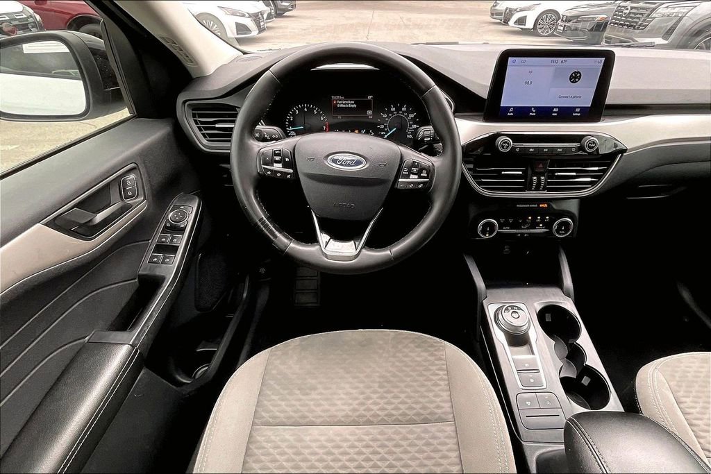 Used 2022 Ford Escape SE w/ SE Sport Appearance Package FWD image 6