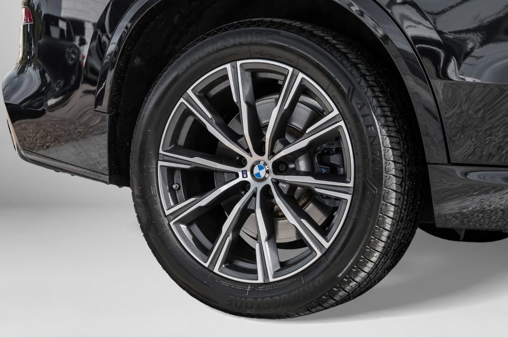 Used 2022 BMW X5 M50i w/ Executive Package image 66
