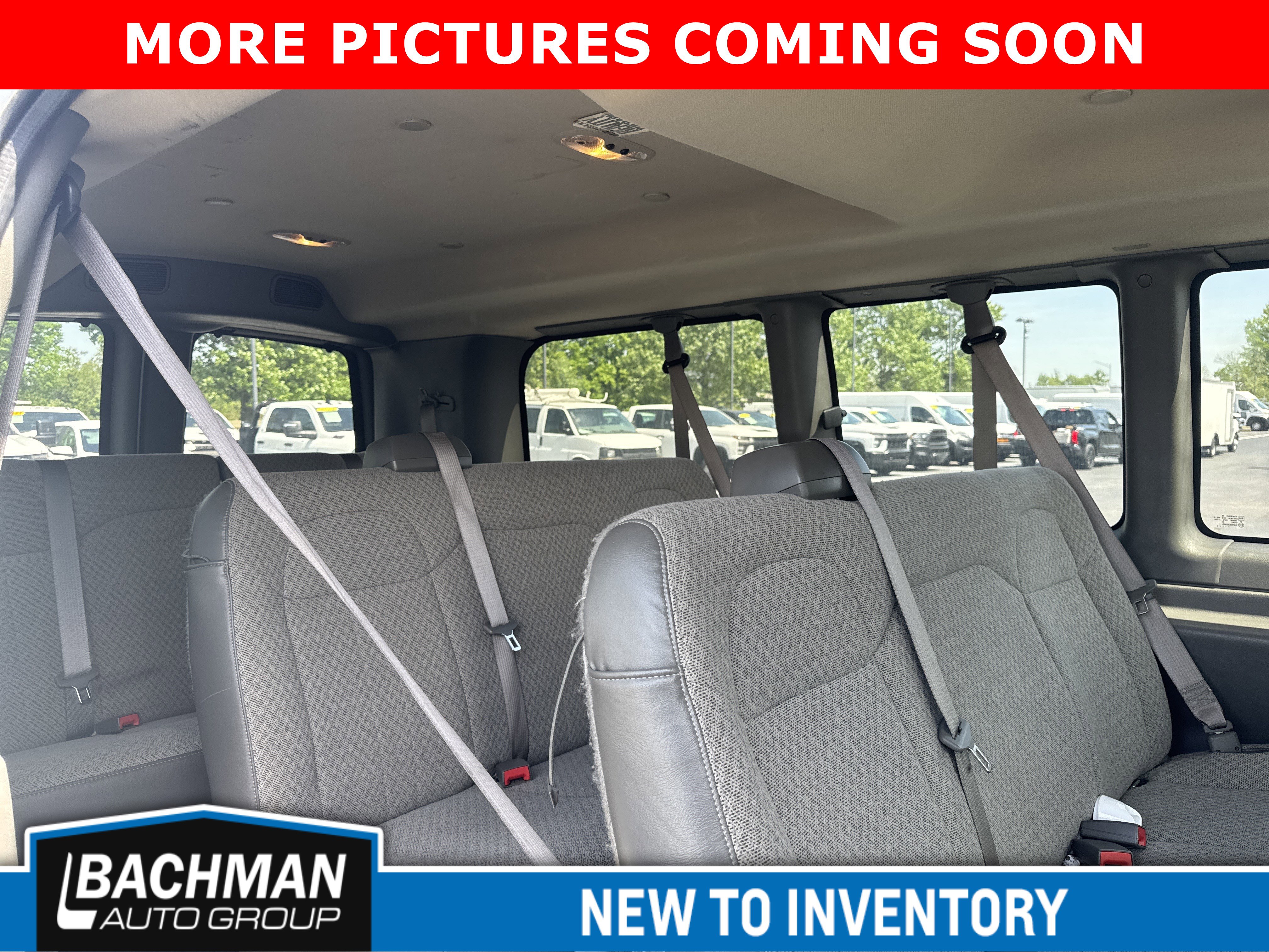 Used 2022 Chevrolet Express 2500 LT RWD image 4