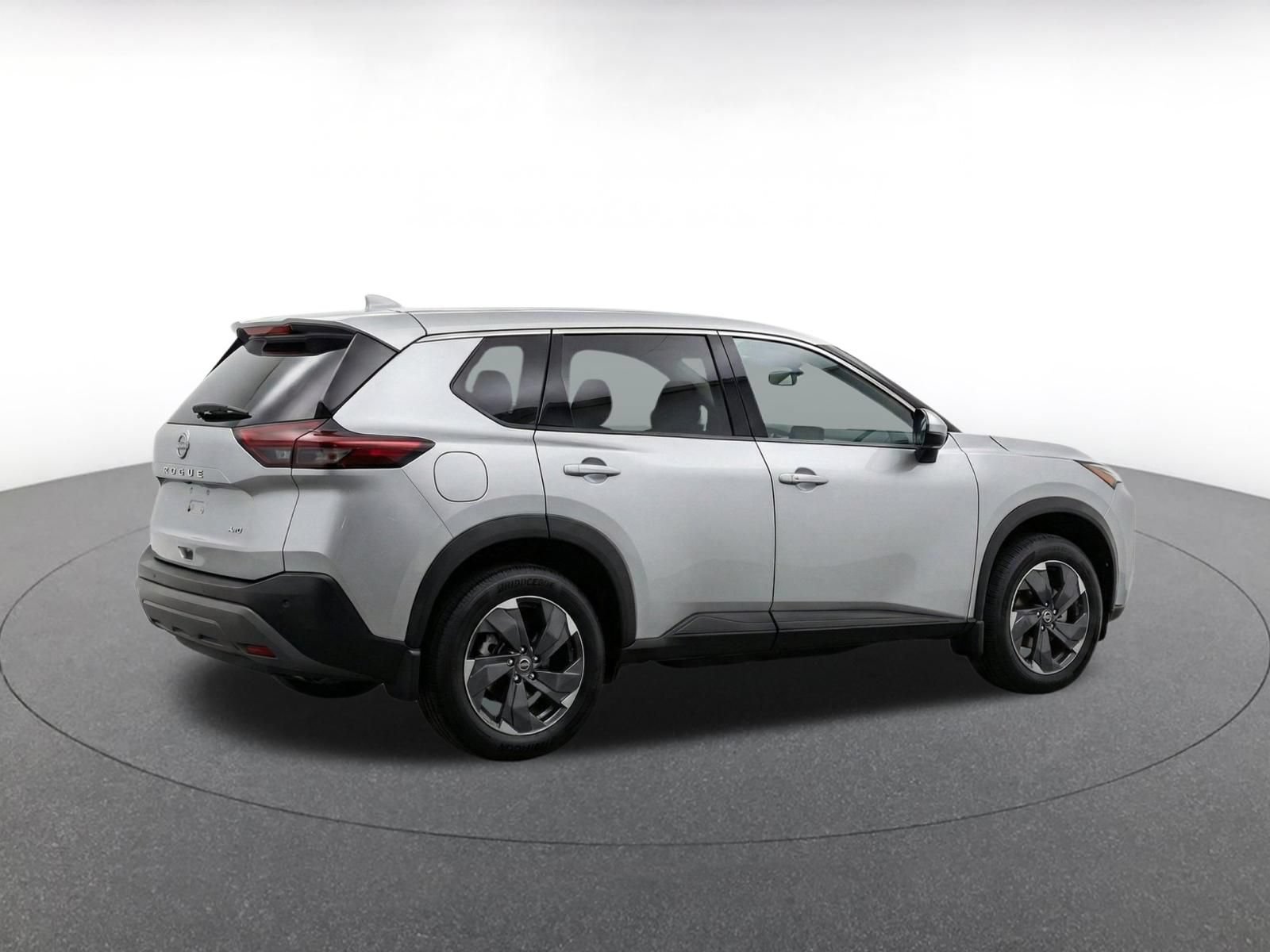Used 2025 Nissan Rogue SV AWD/4WD image 18