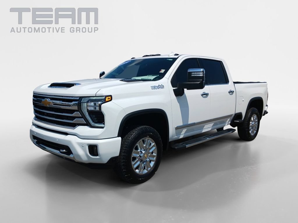 Used 2024 Chevrolet Silverado 2500 High Country w/ High Country Premium Package AWD/4WD image 3