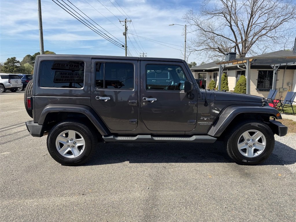 Used 2016 Jeep Wrangler Unlimited Sahara image 4