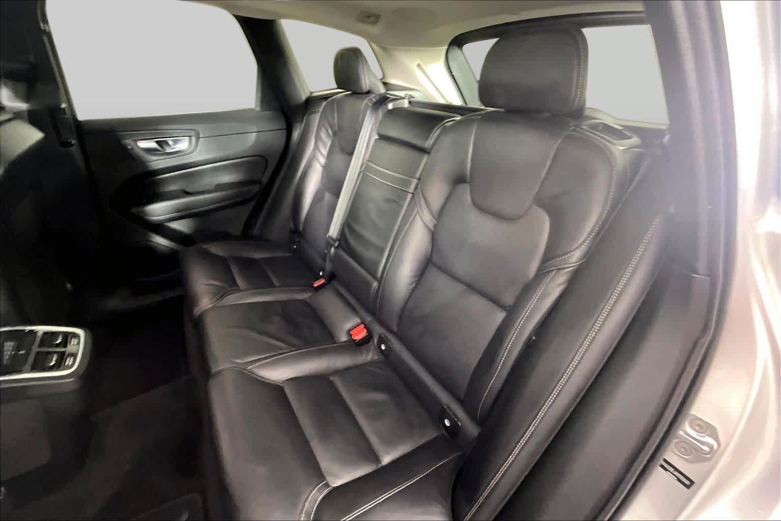 Used 2021 Volvo XC60 T6 Inscription AWD/4WD image 18