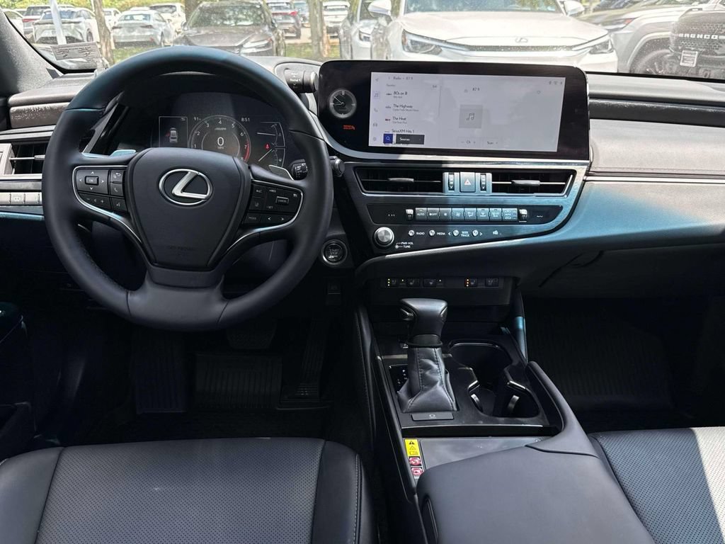 Used 2025 Lexus ES 350 w/ Premium Package FWD image 8
