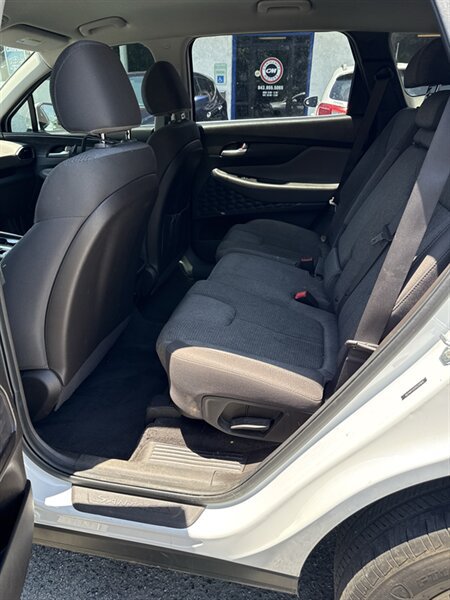 Used 2020 Hyundai Santa Fe SE FWD image 7