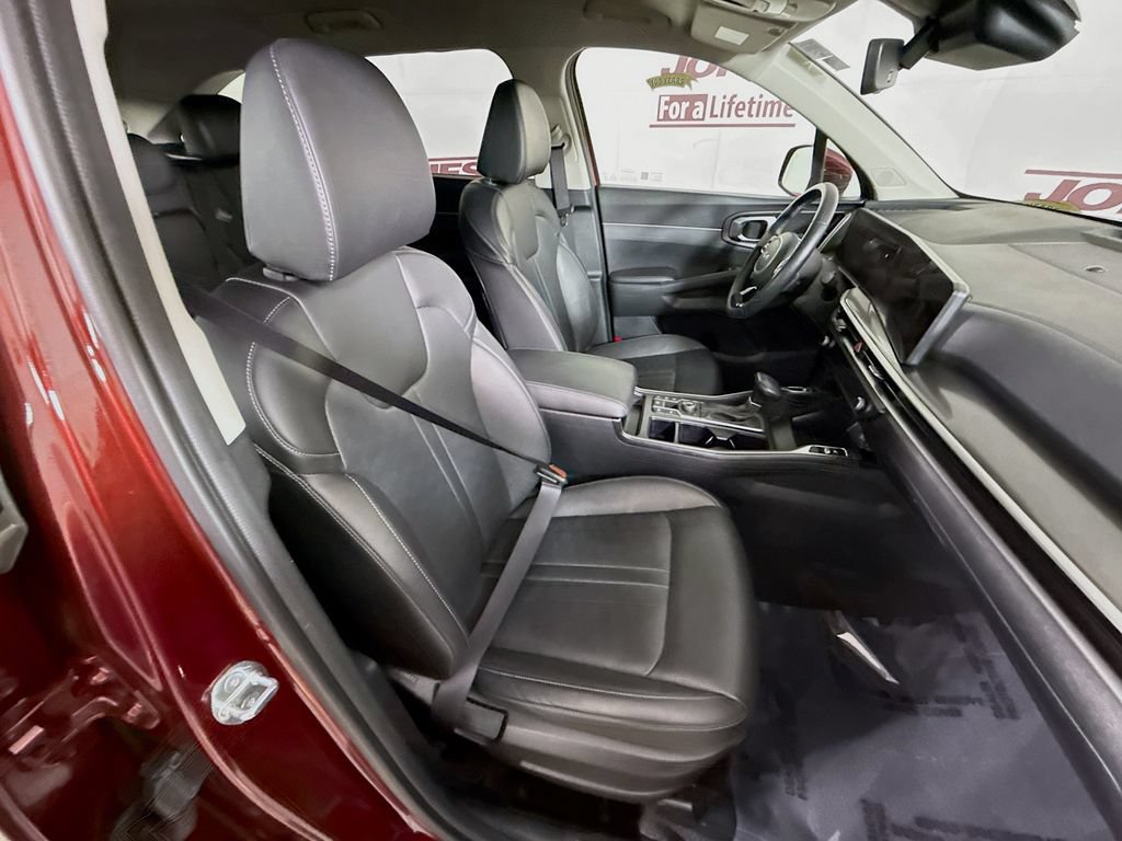 Used 2025 Kia Sorento S AWD/4WD image 30