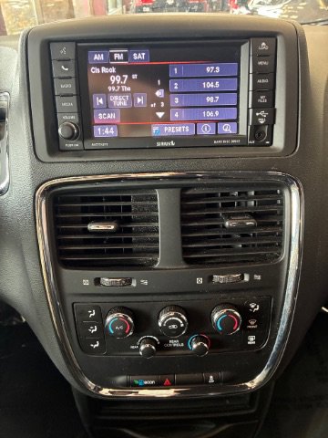 Used 2018 Dodge Grand Caravan SE image 21