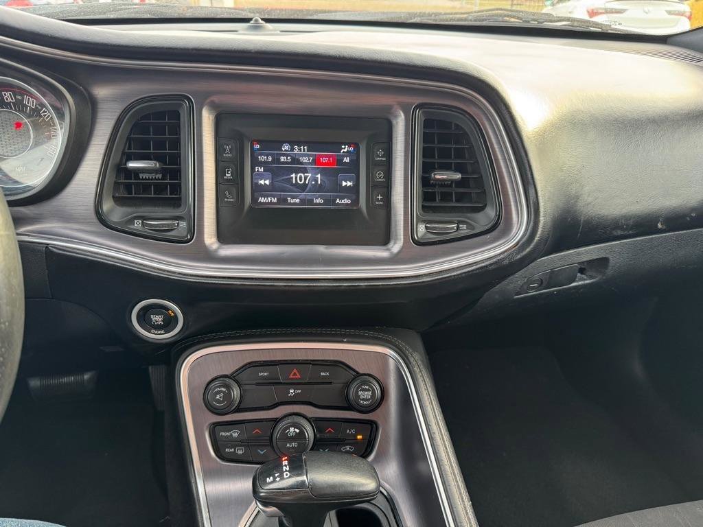 Used 2015 Dodge Challenger SXT image 13