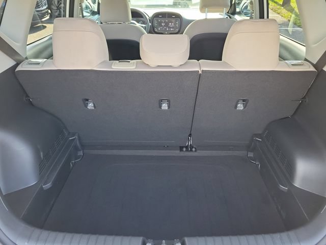 Used 2025 Kia Soul LX w/ LX Technology Package FWD image 10