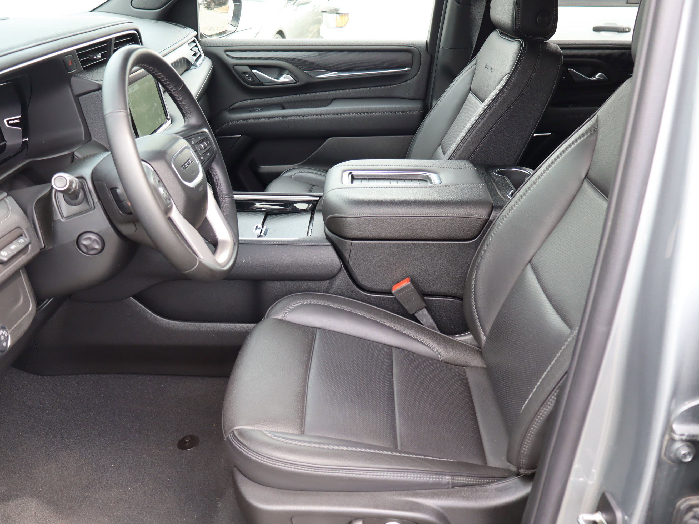 Certified 2024 GMC Yukon Denali image 18