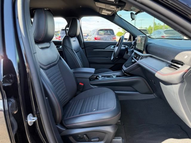 Used 2025 Ford Explorer ST-Line w/ ST-Line Street Pack AWD/4WD image 18