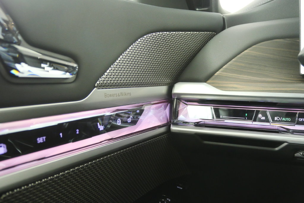 Used 2026 BMW 750e xDrive AWD/4WD image 20