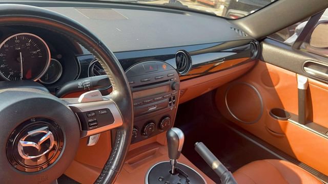Used 2006 MAZDA MX-5 Miata Grand Touring w/ Premium Pkg RWD image 22