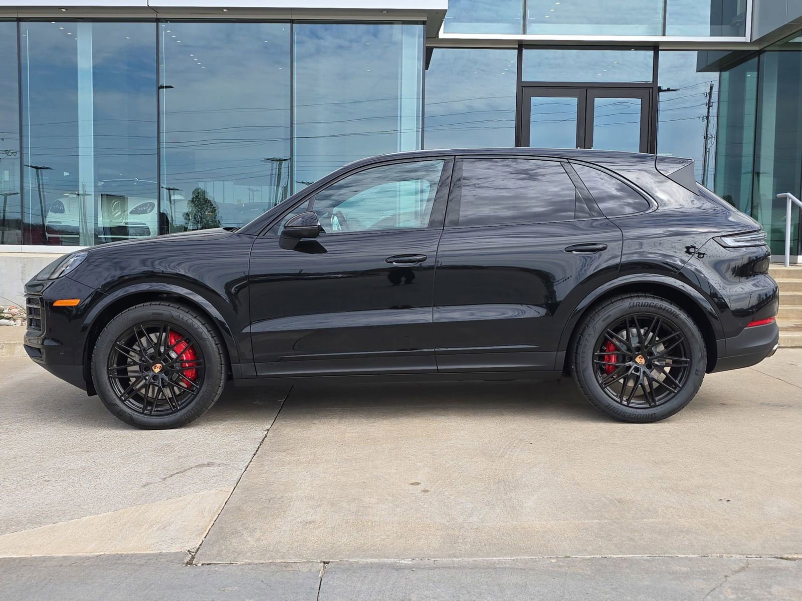 New 2026 Porsche Cayenne S image 2