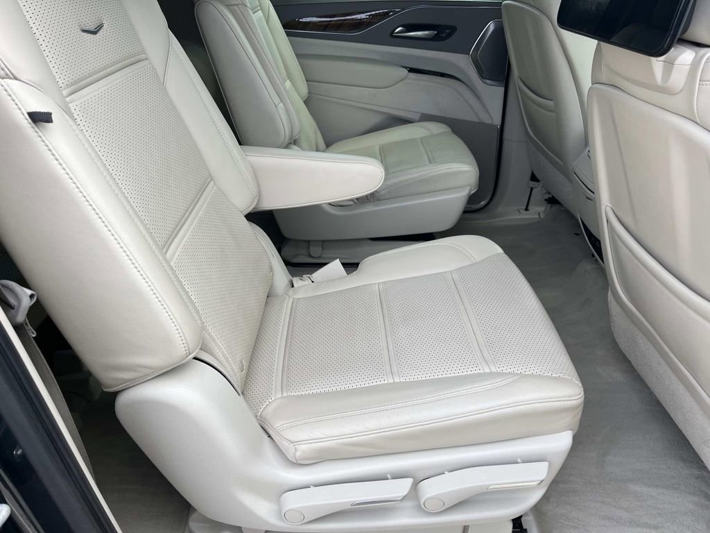 Used 2021 Cadillac Escalade ESV Sport Platinum image 22
