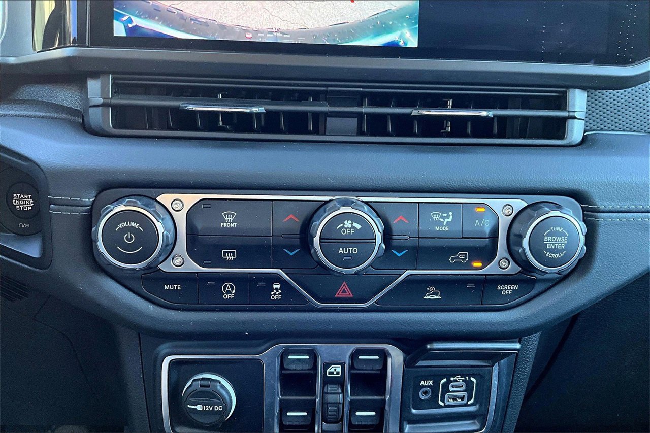 Used 2024 Jeep Wrangler Unlimited Rubicon image 16