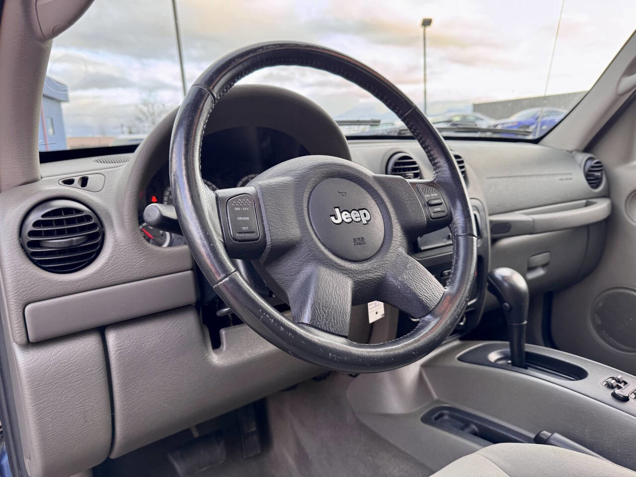 Used 2005 Jeep Liberty Sport image 7