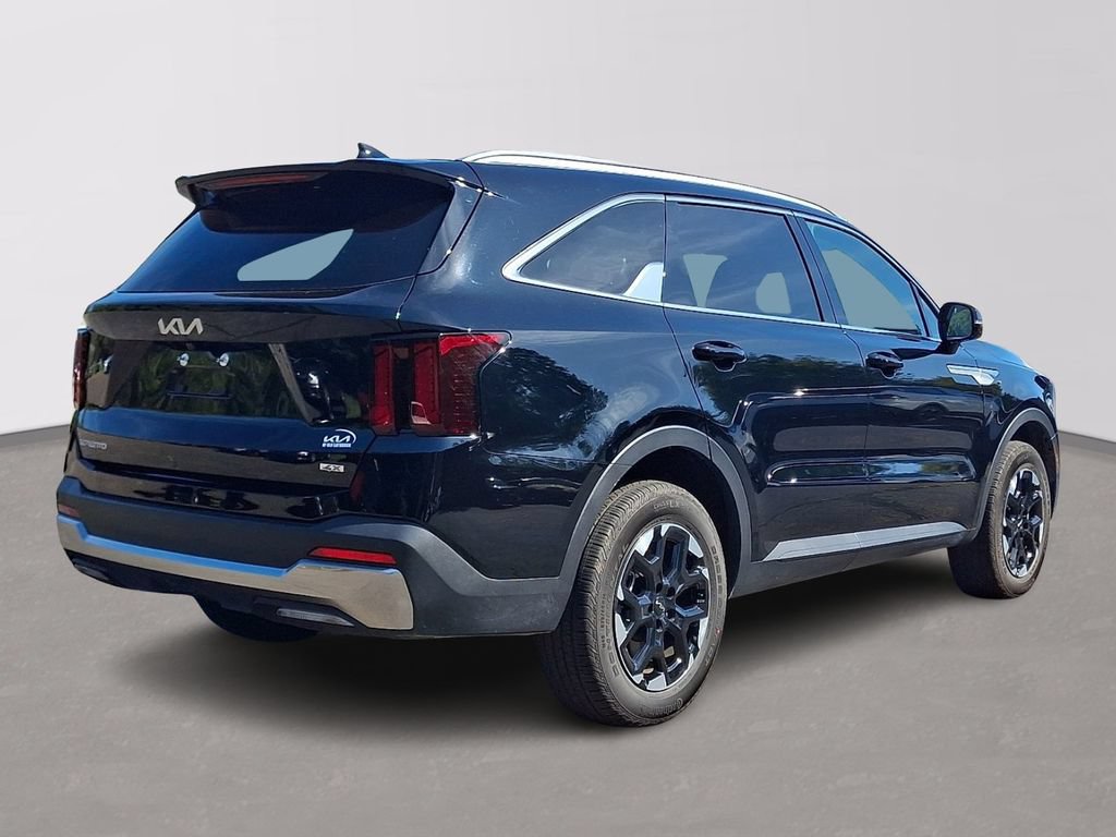 Certified 2026 Kia Sorento S w/ S Panoramic Sunroof Package AWD/4WD image 6