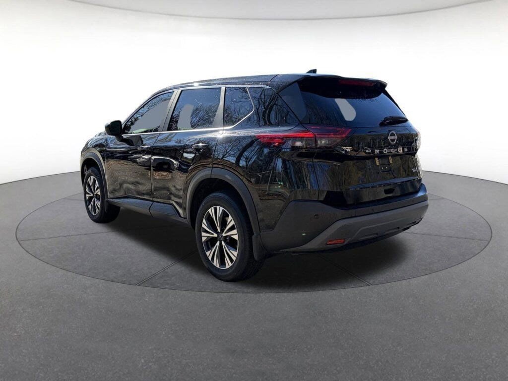 Certified 2023 Nissan Rogue SV image 3