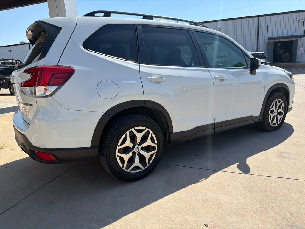 Used 2022 Subaru Forester Premium AWD/4WD image 3