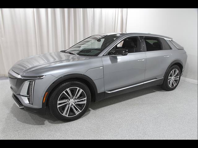 Certified 2024 Cadillac Lyriq Luxury AWD/4WD image 3
