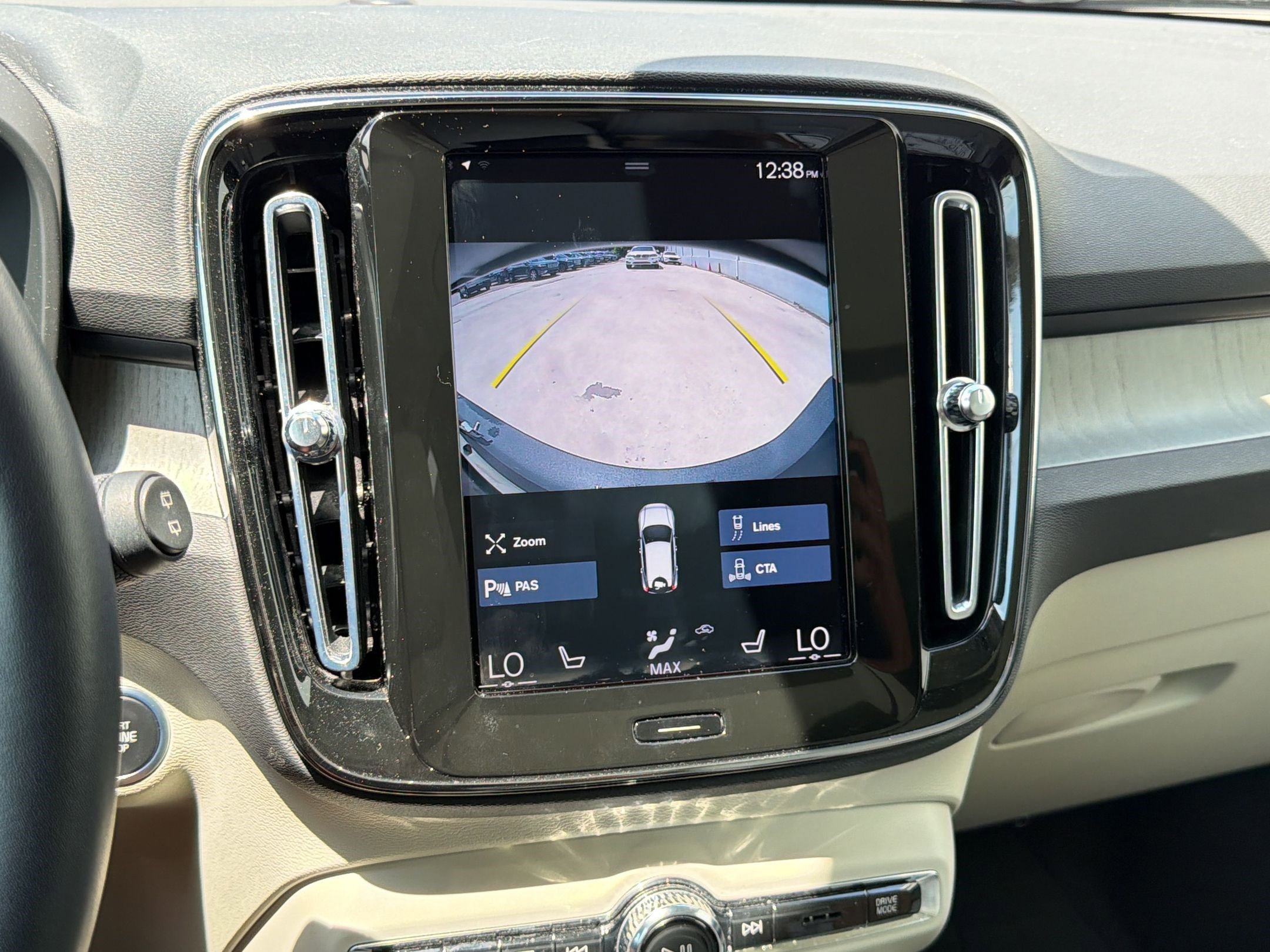 Used 2021 Volvo XC40 T4 Inscription w/ Climate Package FWD image 25