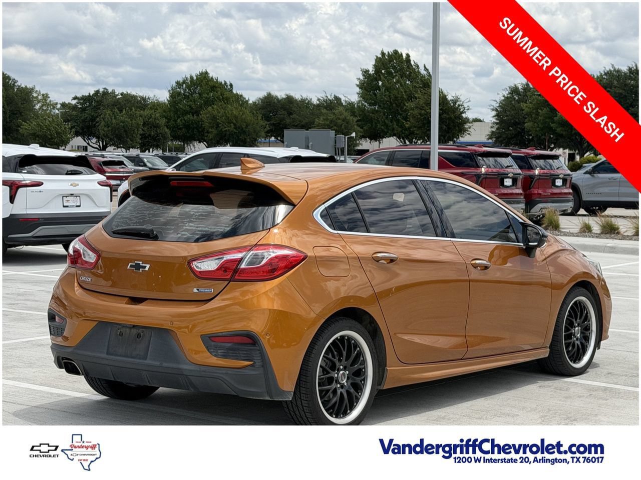 Used 2017 Chevrolet Cruze Premier FWD image 4