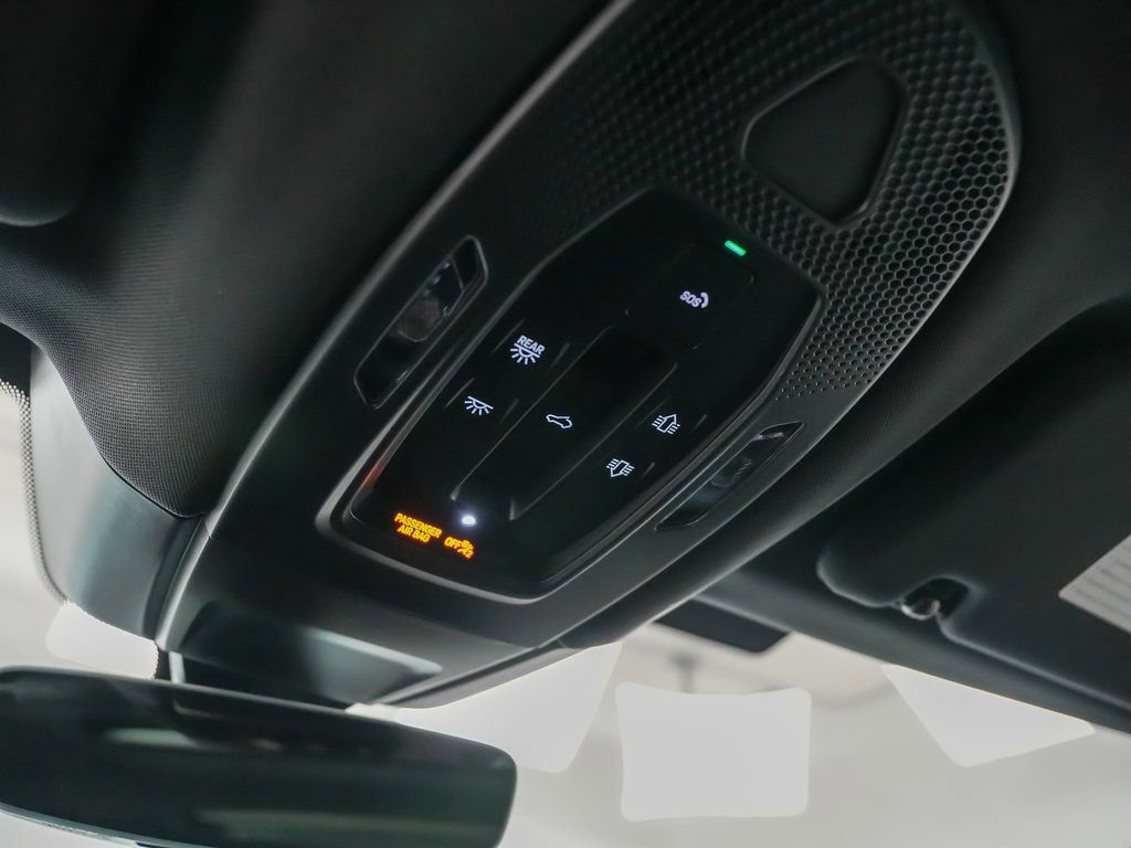 Certified 2025 Porsche Panamera 4 AWD/4WD image 28